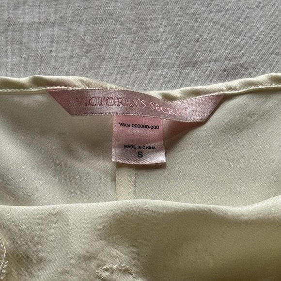 Vintage Victoria's Secret Ivory Beaded Embroidered Appliqué Satin Teddy Romper - Picture 4 of 5